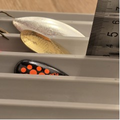 Коробка рыболовная двухстороняя SALMO Hard Lures Special 200х125х38